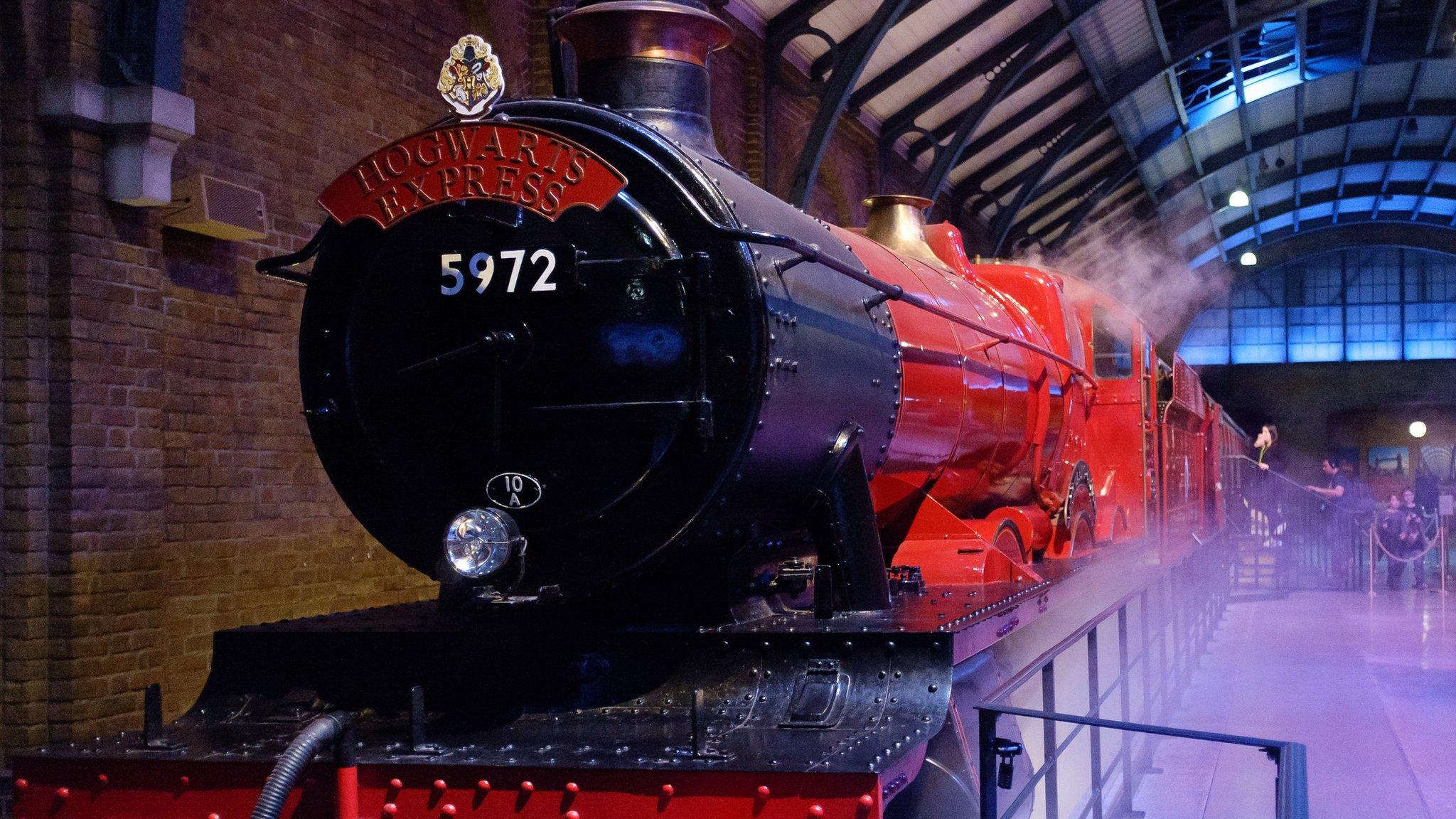 El “rescate” del Expreso de Hogwarts: cómo el tren de Harry Potter pasó de un depósito de chatarra al cine