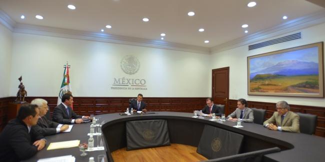 Peña Nieto analiza con titulares de Segob, SHCP y SEP respuesta a estudiantes del IPN