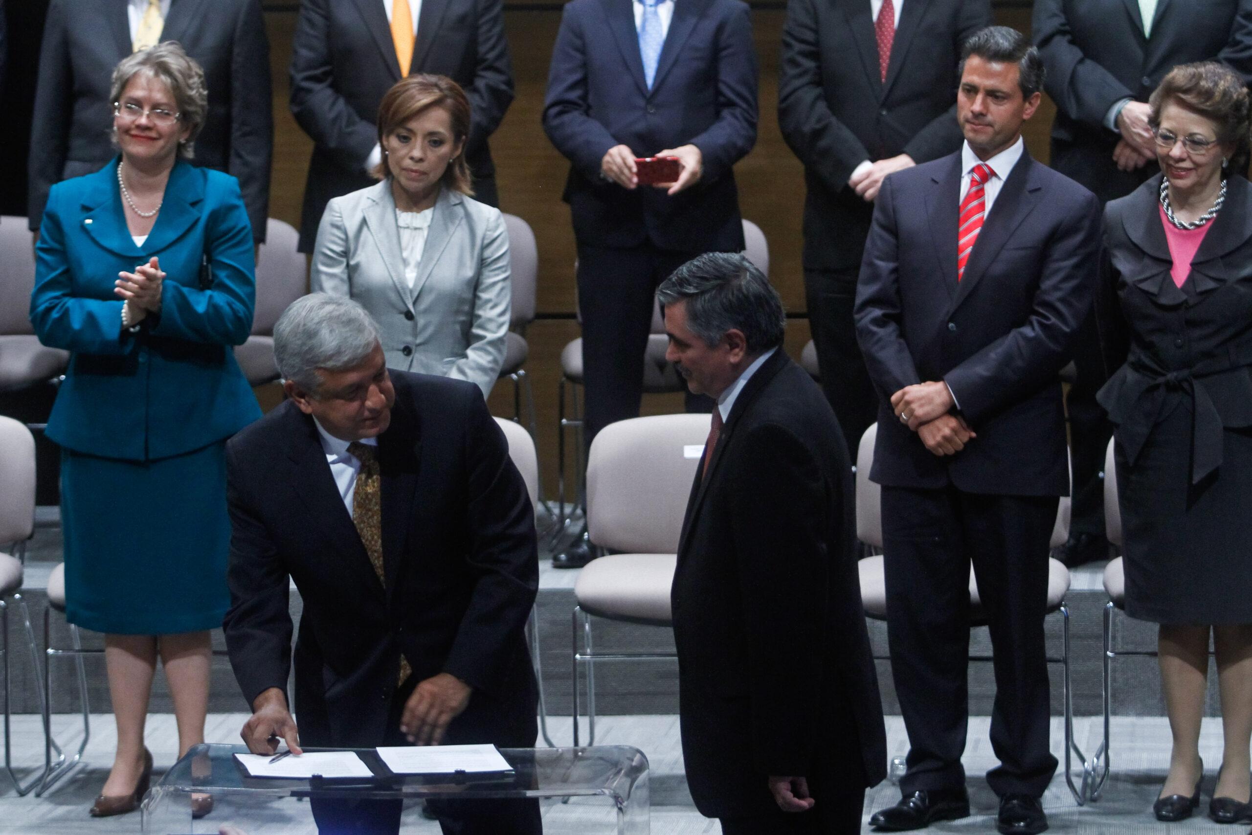 El triunfo del PRI “no significará una vuelta atrás”: <I>El País</i>