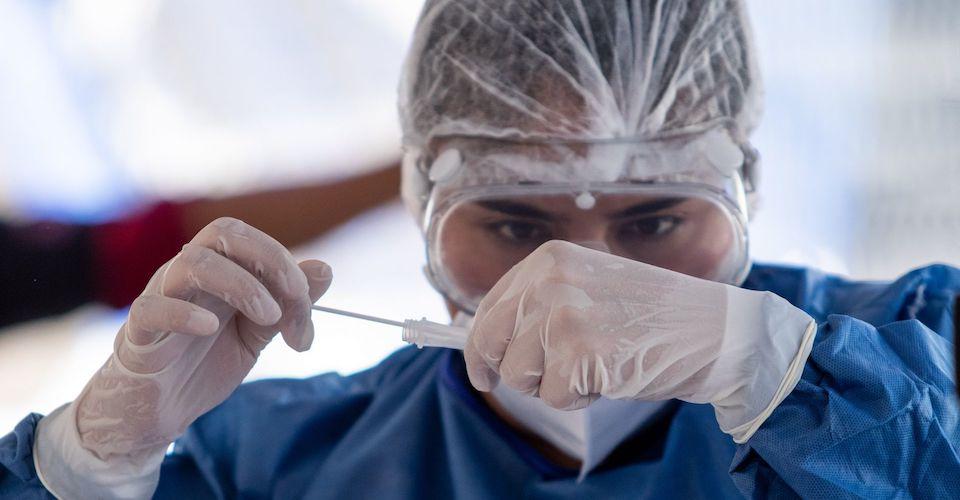 México registra 579 muertes más por COVID; aplican más de 6 millones de vacunas
