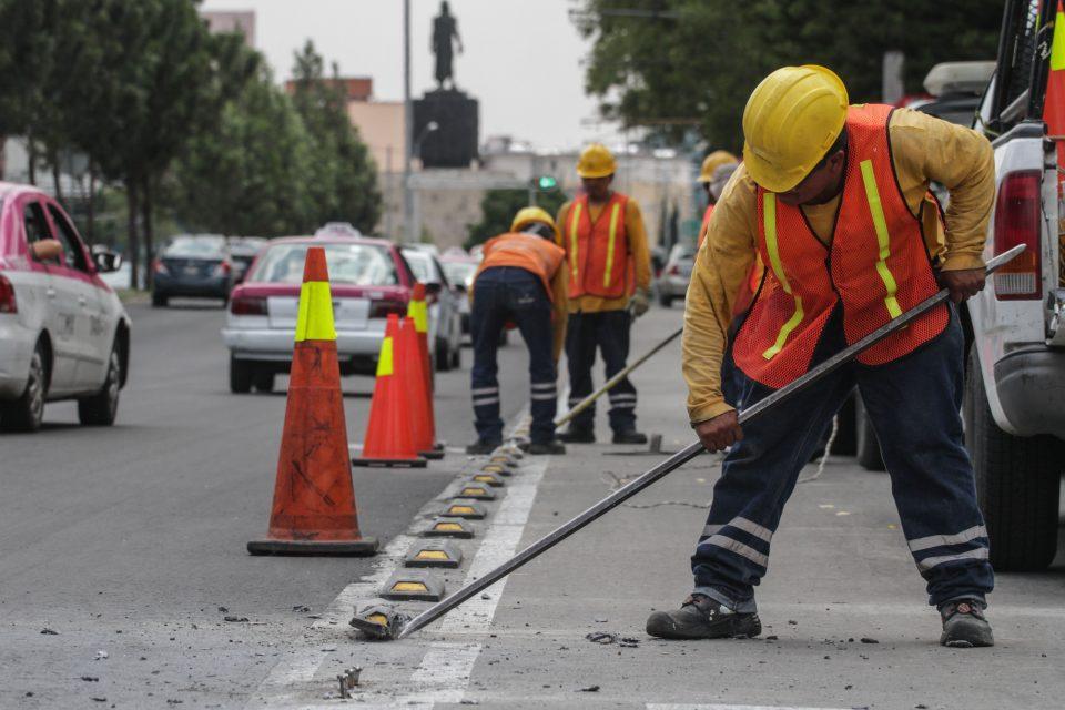 Gobierno de CDMX cancela licitación de uniformes para trabajadores; empresas subieron los precios