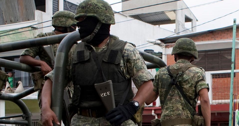 Marinos disparan al aire en manifestación en Ciudad Guzmán; elementos de la Armada fueron agredidos