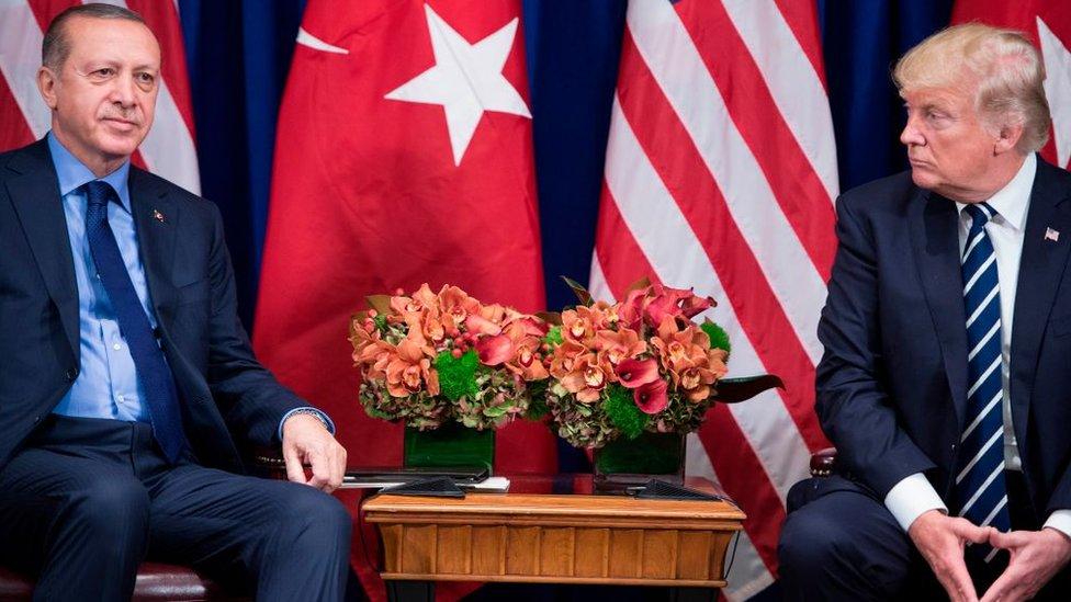 5 temas difíciles que enfrentan a Estados Unidos y Turquía y que revelan una confrontación inédita en su alianza