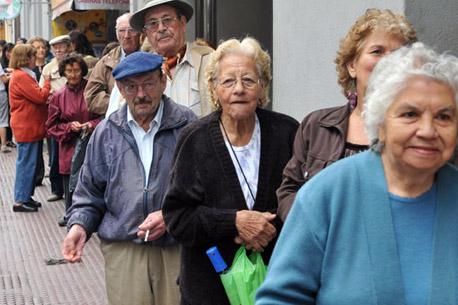 Habrá colapso por las pensiones en 2015, alerta PRI en el Senado