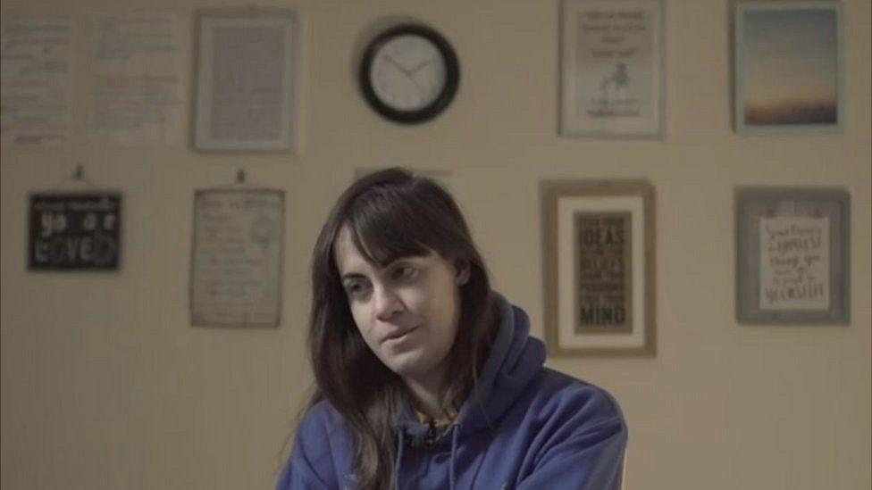 El emotivo reencuentro de una joven con el extraño que la salvó del suicidio