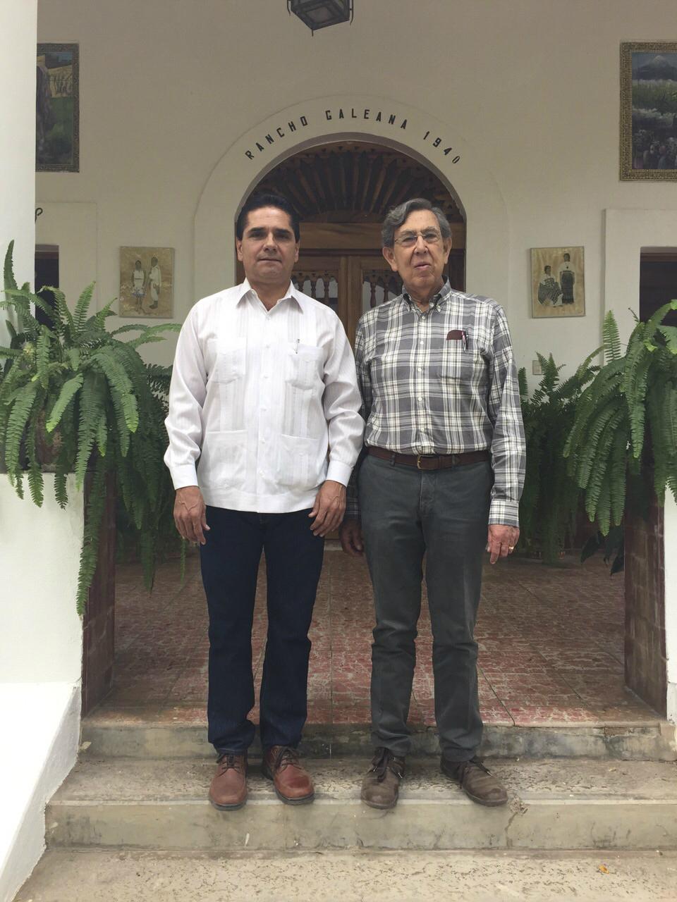 Se reúne Silvano Aureoles con Cuauhtémoc Cárdenas en Michoacán