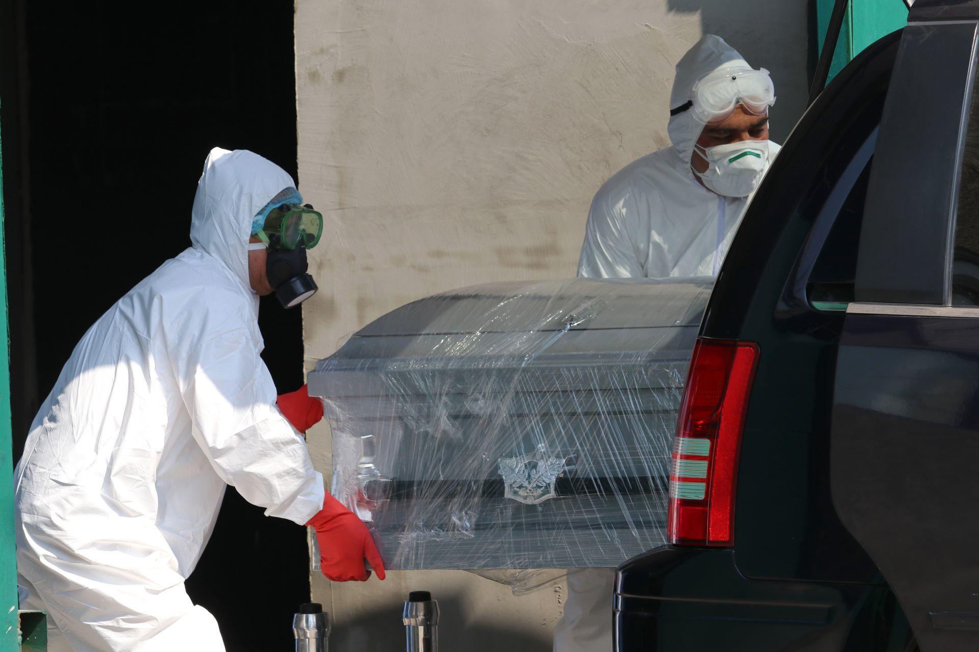 Pandemia deja 493 mil muertes ‘extra’ en México; Gatell sostiene que manejo fue eficaz