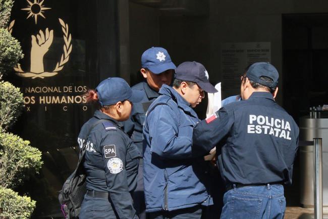 Jefes policíacos en 25 estados trabajan pese a reprobar pruebas de control de confianza