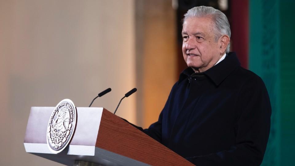 En manos de los trabajadores de Pemex está garantizar cambio sindical: AMLO