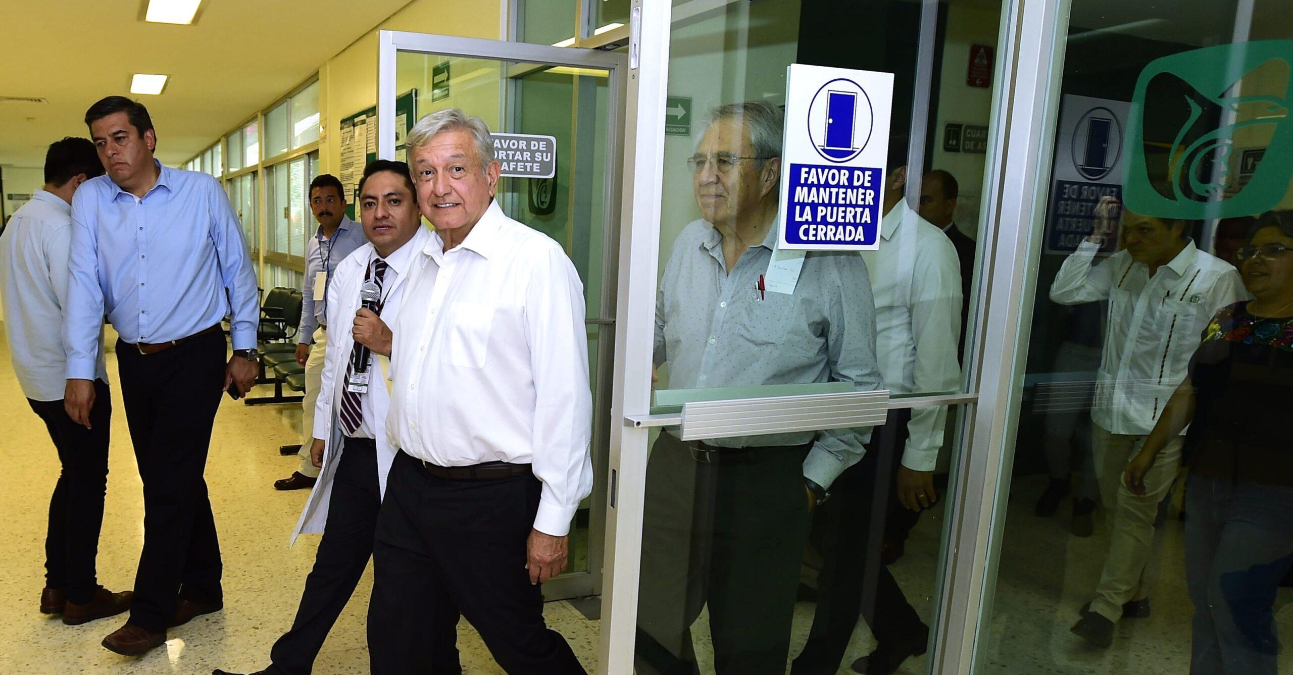 Si llega la Coca y las Sabritas, también las medicinas, dice AMLO sobre abasto en hospitales
