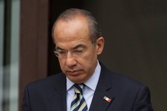 Calderón estrenará la reforma política con iniciativa preferente