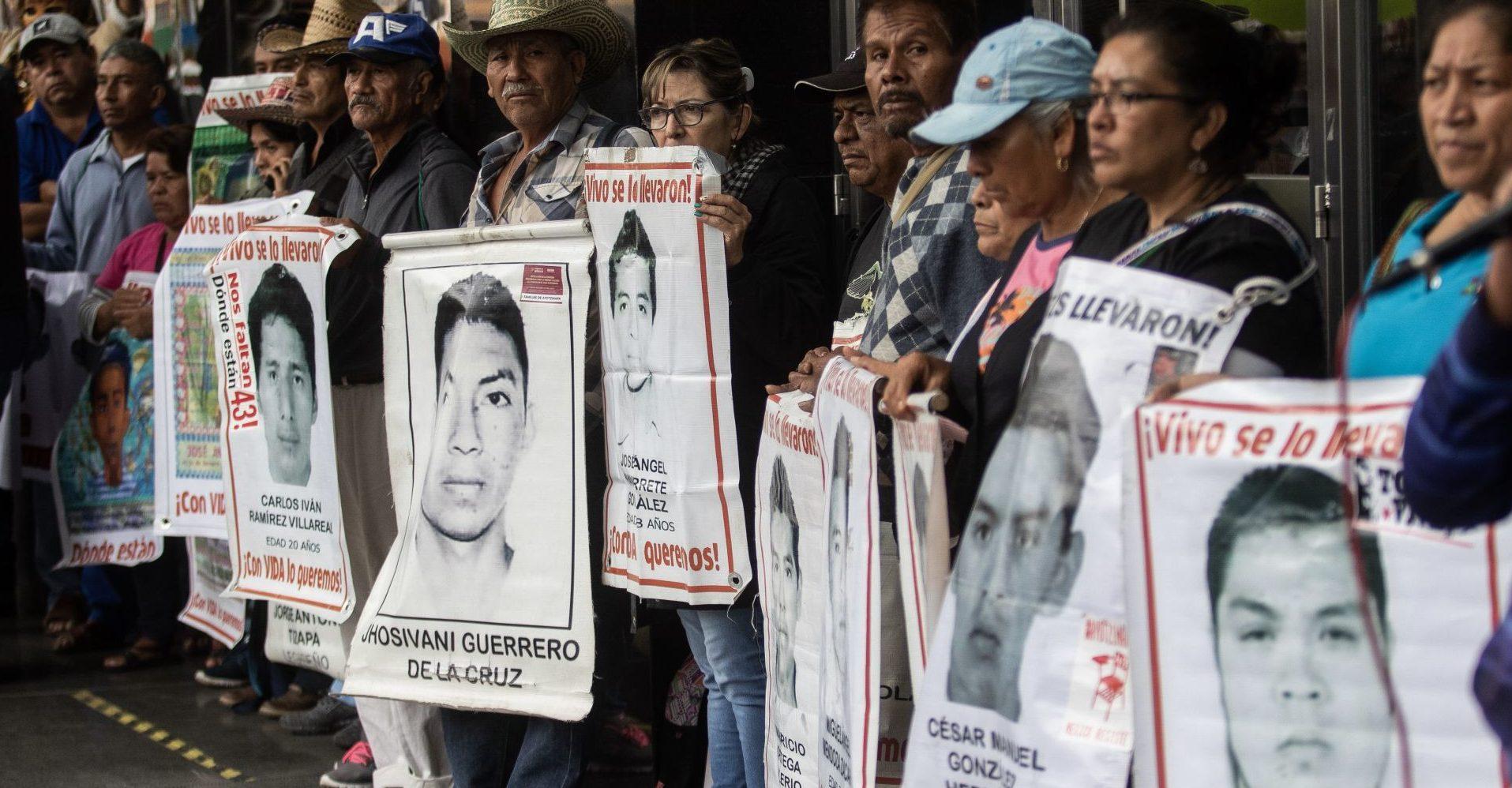 Guerreros Unidos sobornaba al coronel encargado del batallón que participó en caso Ayotzinapa, según testigo
