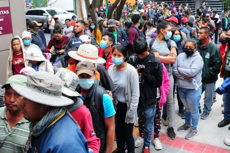 Gobierno de AMLO detiene a más migrantes que nunca, pero no los deporta como en sexenios pasados