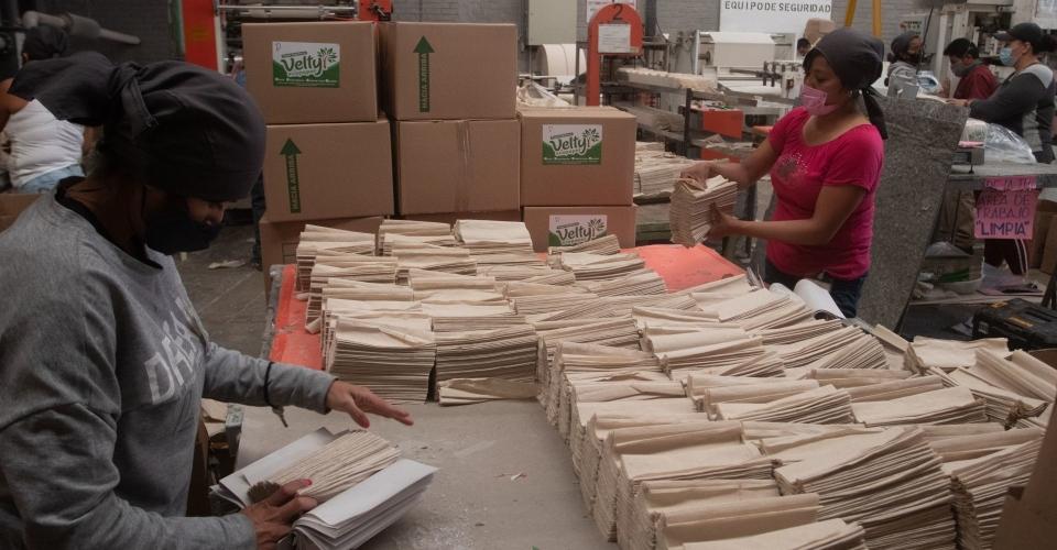 #SemáforoEconómico: El 54.4% de las personas que se quedaron sin trabajo en 2020 fueron mujeres