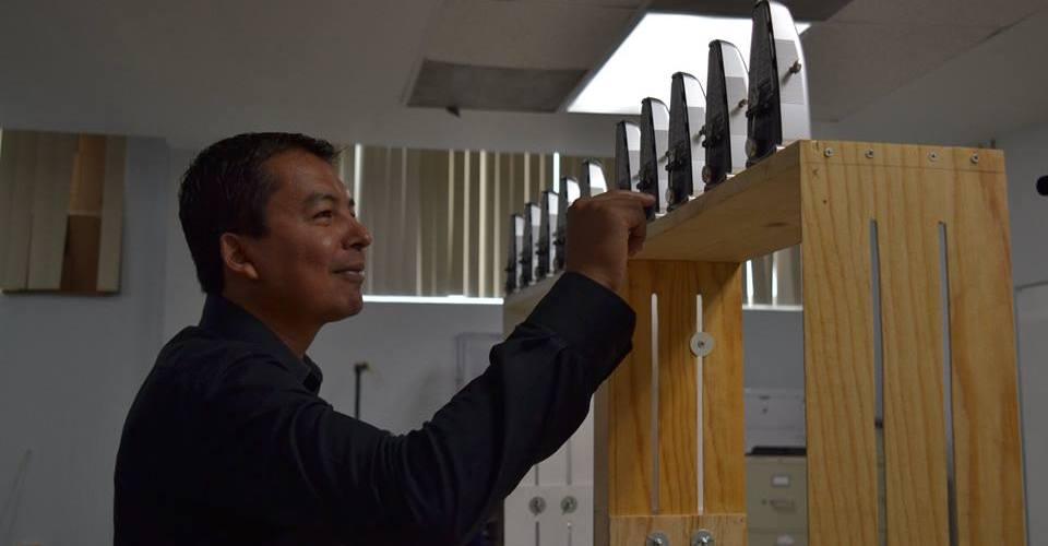 Confusión sobre permisos frena el viaje de un científico mexicano y sus experimentos