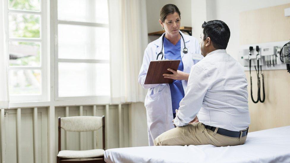 ¿Por qué mentimos a los médicos aunque pueda ser peligroso para nuestra salud?