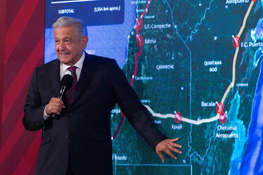 AMLO plantea construir un segundo piso para no dañar cenotes en la ruta del Tren Maya