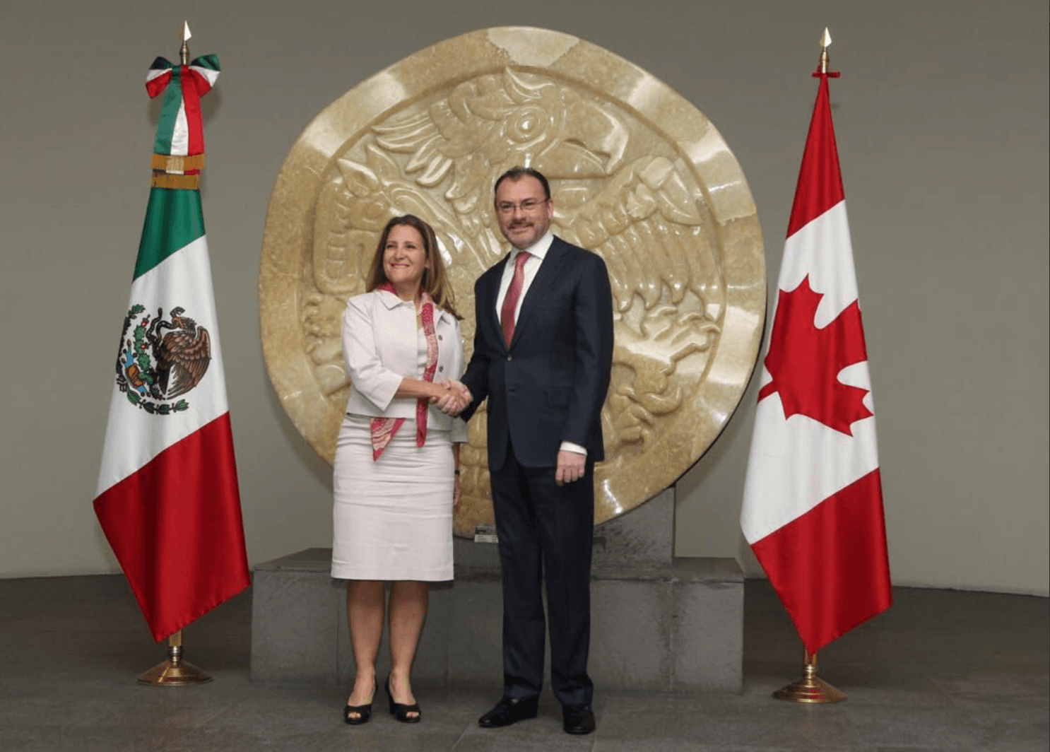 Equipos de Peña y AMLO negociarán el TLCAN como un solo frente: Videgaray