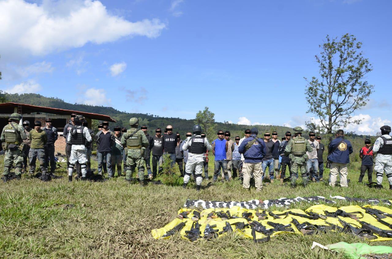 Ejército detiene a 37 presuntos integrantes del grupo delictivo Los Correa, en Ciudad Hidalgo, Michoacán