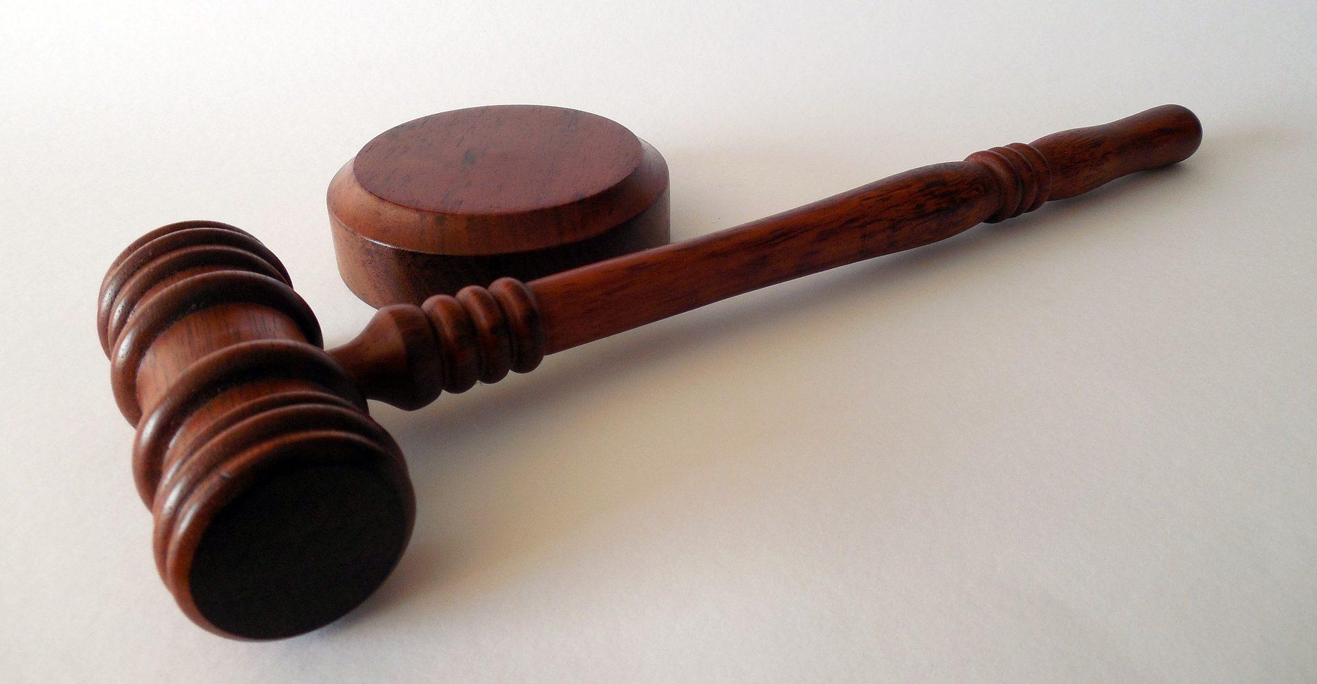 Judicatura destituye a juez federal por hostigamiento sexual