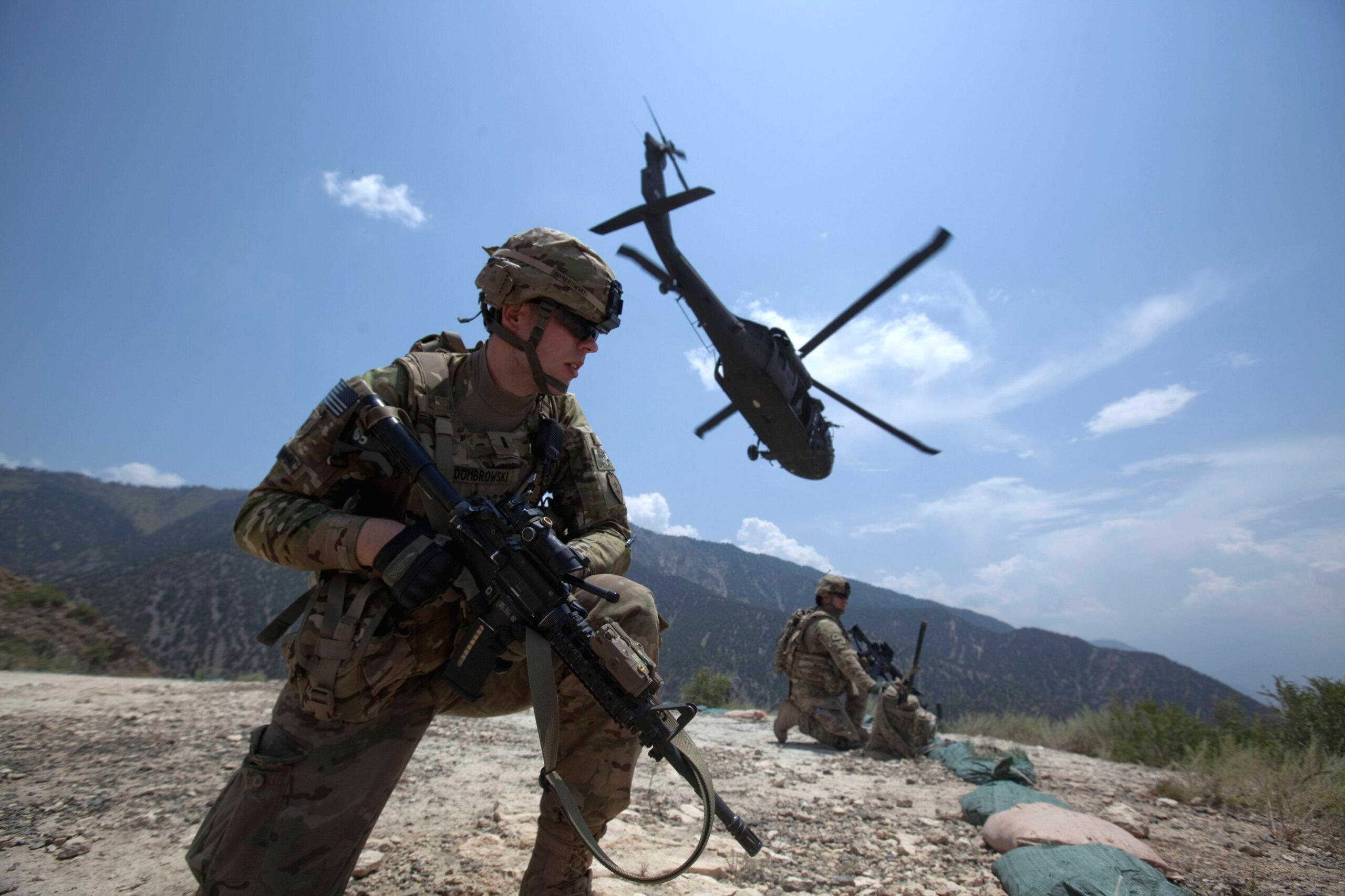 Salen los primeros soldados estadounidenses de Afganistán