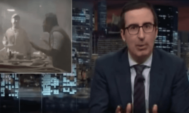 El comediante John Oliver (también) se burla del “Ya chole con tus quejas”