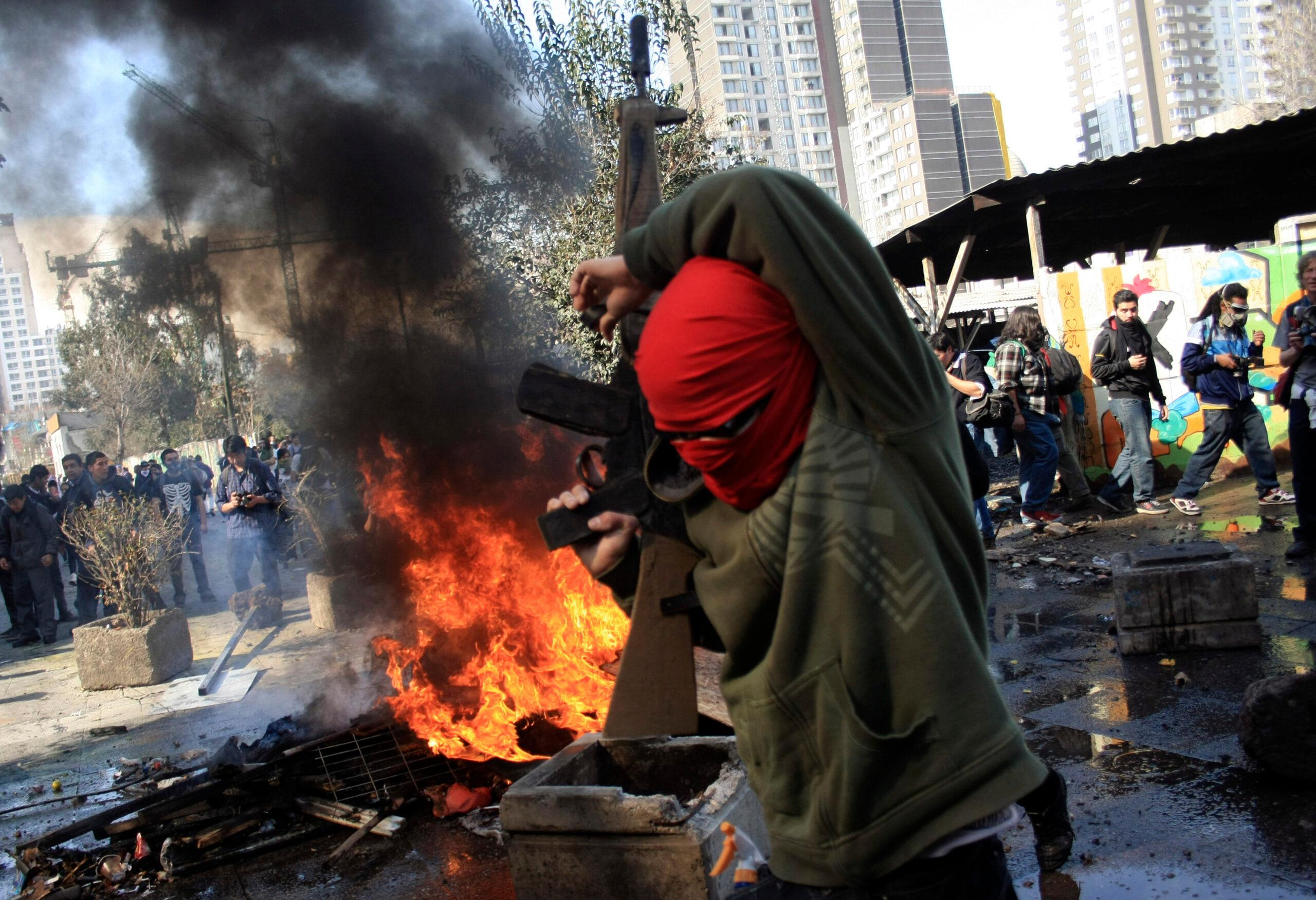 Finaliza con disturbios marcha estudiantil en Chile #9deagosto