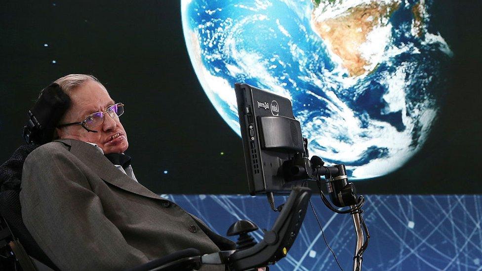 Por qué algunos científicos creen que Stephen Hawking estaba equivocado