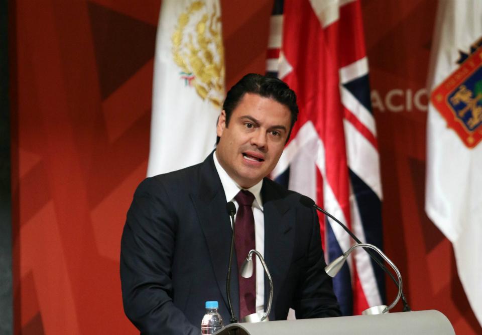 Gobernador de Jalisco pide a senadores del PRI aprobar la propuesta de Peña sobre la mariguana