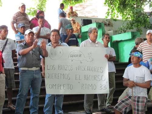 Añorve deja en crisis a Acapulco; sin salario, más de 5 mil empleados