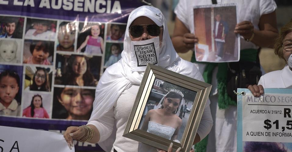 10 de mayo en México, con serenatas virtuales y protesta de madres de desaparecidos