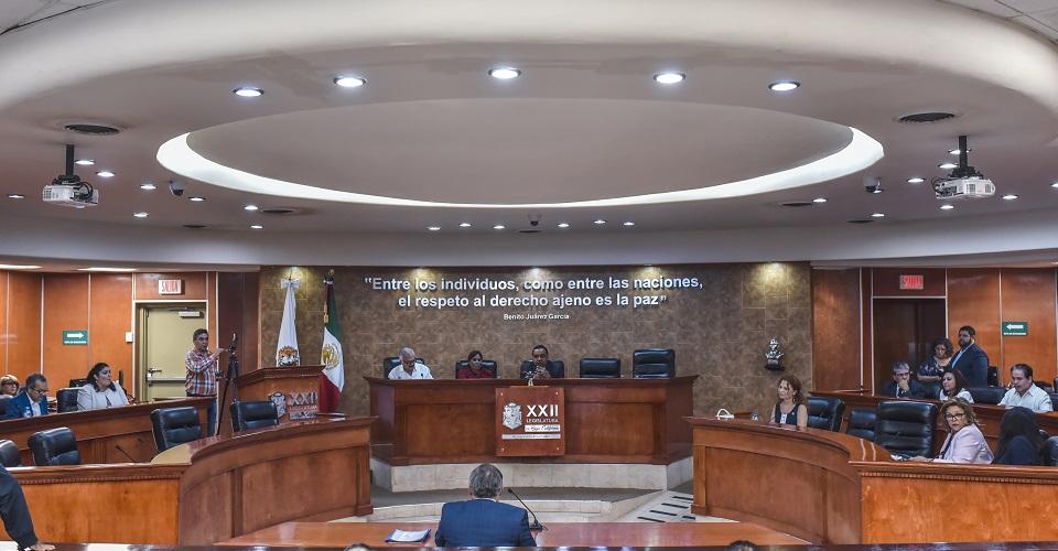 Diputados de Baja California validan ampliación de mandato en sede alterna y entre gritos de “traidores”