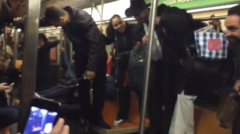 Esto es lo que pasa cuando una rata entra en un vagón del metro de Nueva York