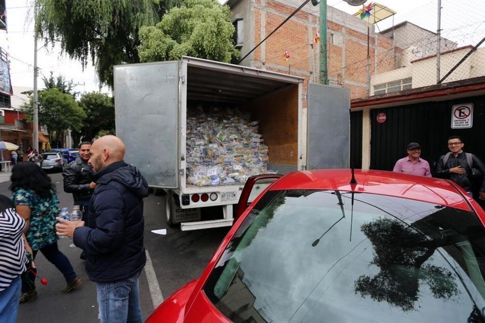 Captan camioneta de Sedeso que llevaba despensas a un domicilio en la colonia Portales