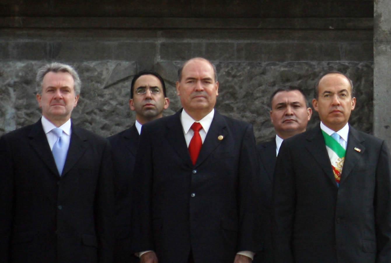 Pide Creel investigar revelaciones de Wikileaks sobre García Luna