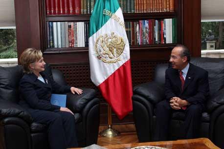 Calderón se reunirá con Hillary Clinton en Los Pinos