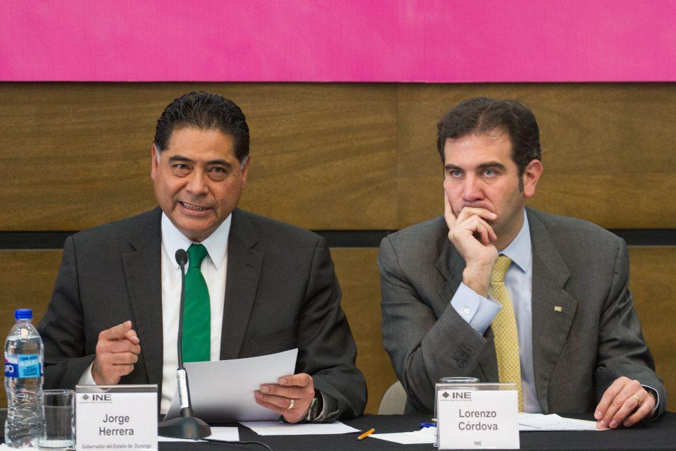 Tribunal echa atrás medida del INE de reducir los salarios de los consejeros electorales