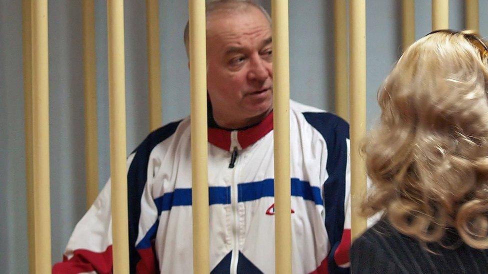 De patriota a doble agente: la vida secreta de Sergei Skripal, el exespía cuyo intento de envenenamiento hizo que EE.UU. sancionara a Rusia