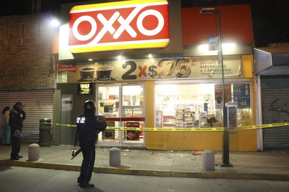 Asaltan 768 comercios al día en CDMX; la mayoría con violencia y usando armas de fuego