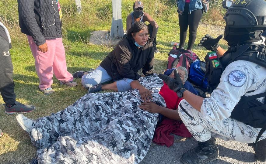 Agentes del INM atropellan a dos migrantes en la autopista Puebla-México