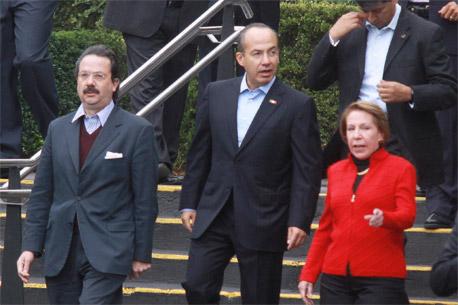 Gabinetes: 63 cambios en 3 sexenios; salen Horcasitas y Kessel