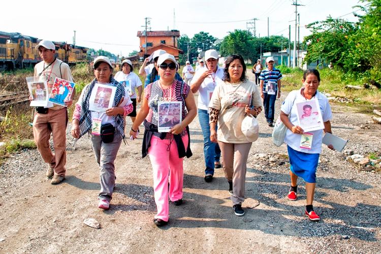 Madres centroamericanas buscan a sus hijos en una zona de riesgo para migrantes en Tabasco