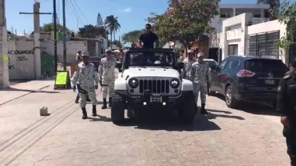 Elementos de la Guardia escoltan a actor Palazuelos; esto será sancionado, dice corporación