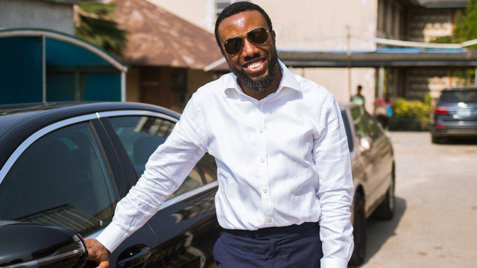 Zeal Akaraiwai: el ‘ángel’ que paga en secreto las facturas de hospital de los pacientes