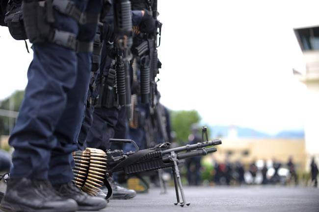Detienen a 10 policías más en Michoacán por pasar información a presuntos delincuentes