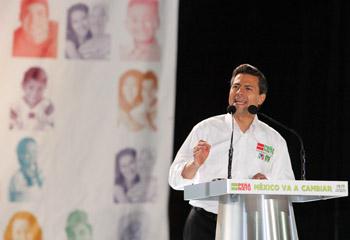 Peña Nieto arranca campaña con “tres compromisos” y declaración patrimonial