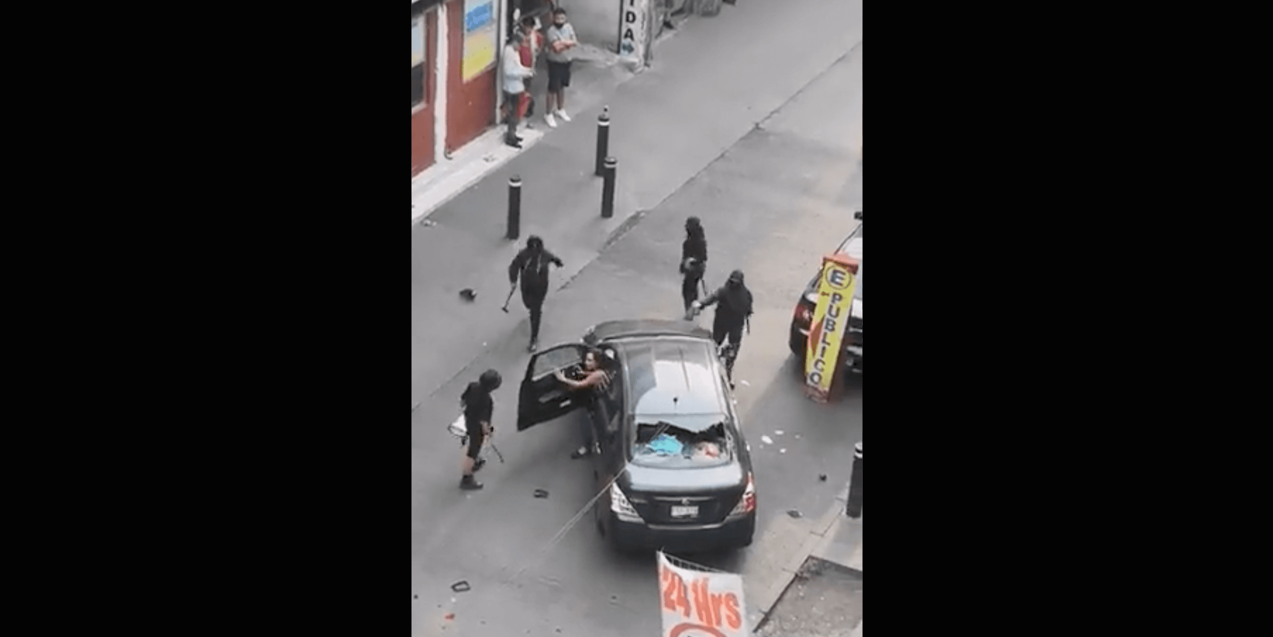 Automovilista denuncia agresión de mujeres encapuchadas; la Fiscalía de CDMX abre investigación