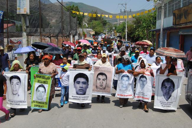 Consignan a presunto implicado en el caso Ayotzinapa