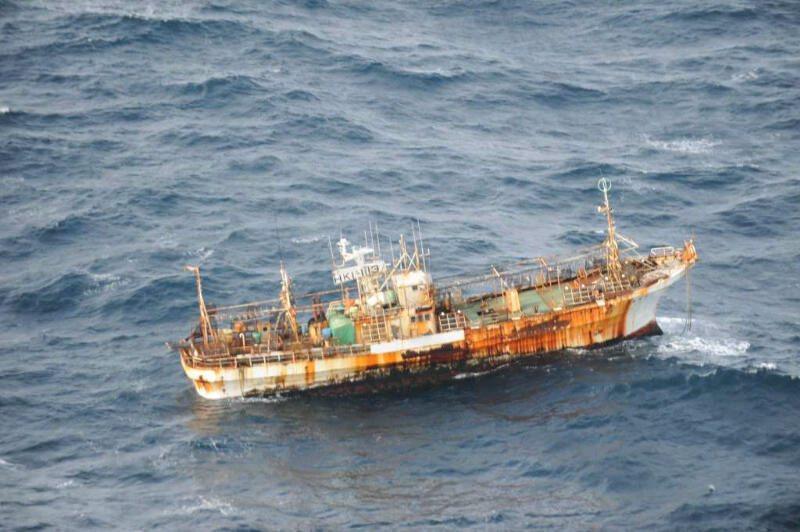 Barco arrastrado por tsunami en Japón el año pasado, encontrado en Canadá