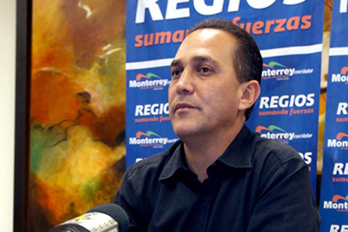 Desecha alcalde de Monterrey pedir licencia; se mantendrá en el cargo
